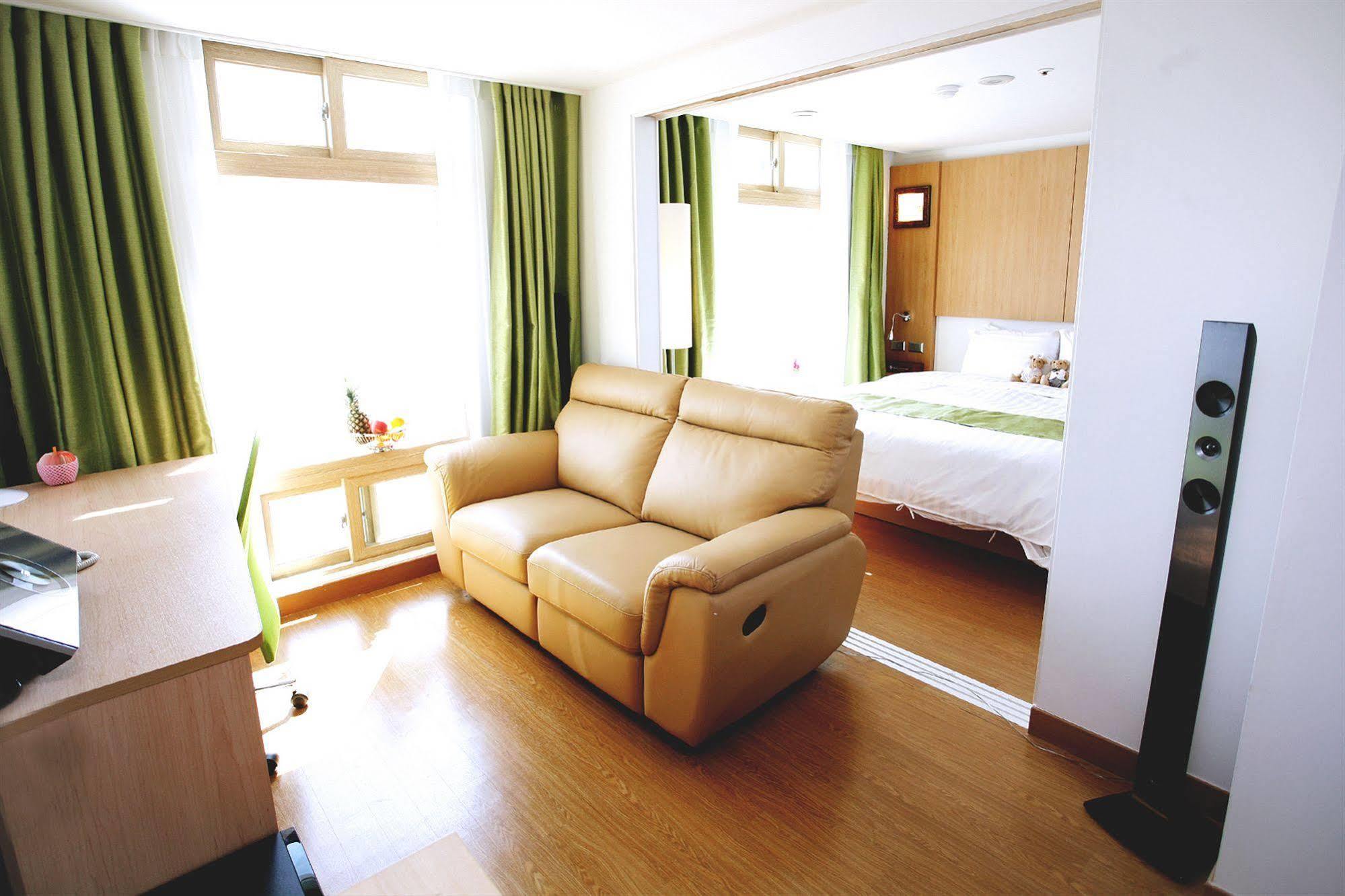 Gunsan Apple Tree Hotel Exterior foto