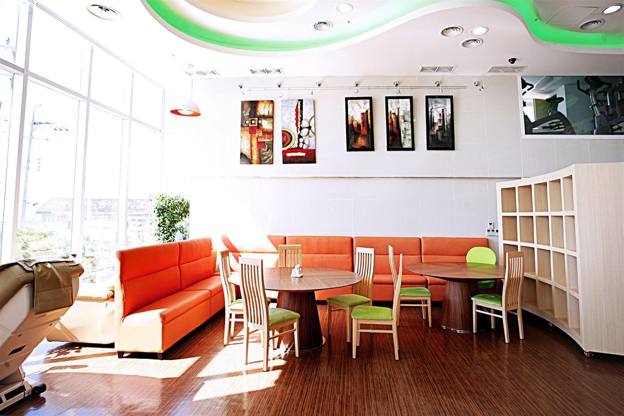 Gunsan Apple Tree Hotel Exterior foto