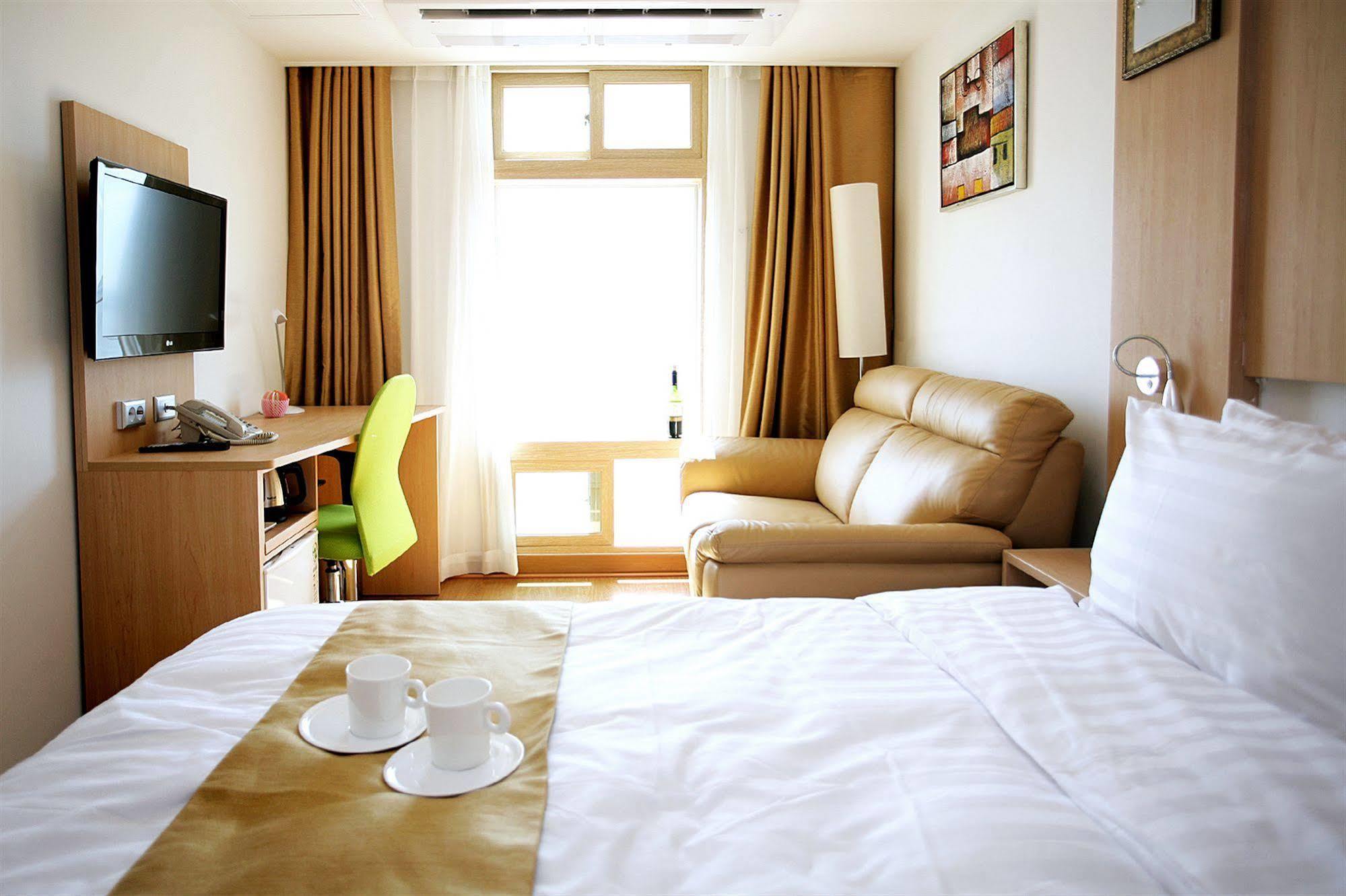 Gunsan Apple Tree Hotel Exterior foto